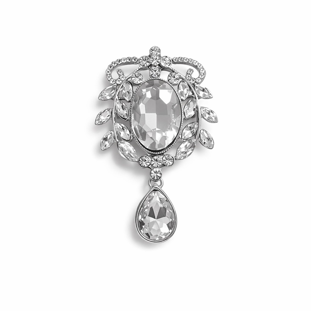 ⚜️ Elegant Silver Brooch with Crystal Accents